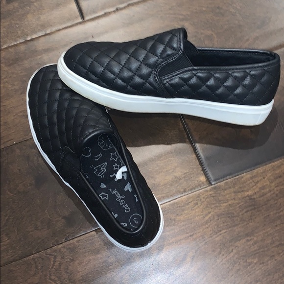 Cat and Jack tufted faux slip ons - Picture 1 of 7